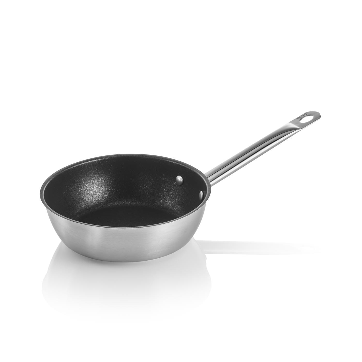 Sauteuse, 0,75 Liter, Kaltgriffe genietet, Sandwichboden, Schüttrand, PTFE Antihaftbeschichtung