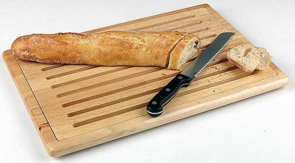 Holz-Brotschneidebrett GN 1/1 mit herausnehmbarem Krümelfach, auf 4 Antirutschfüßchen